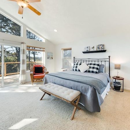 Yaquina Lighthouse View Beach Home Нюпорт Екстериор снимка