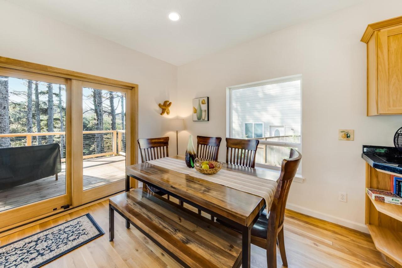 Yaquina Lighthouse View Beach Home Нюпорт Екстериор снимка