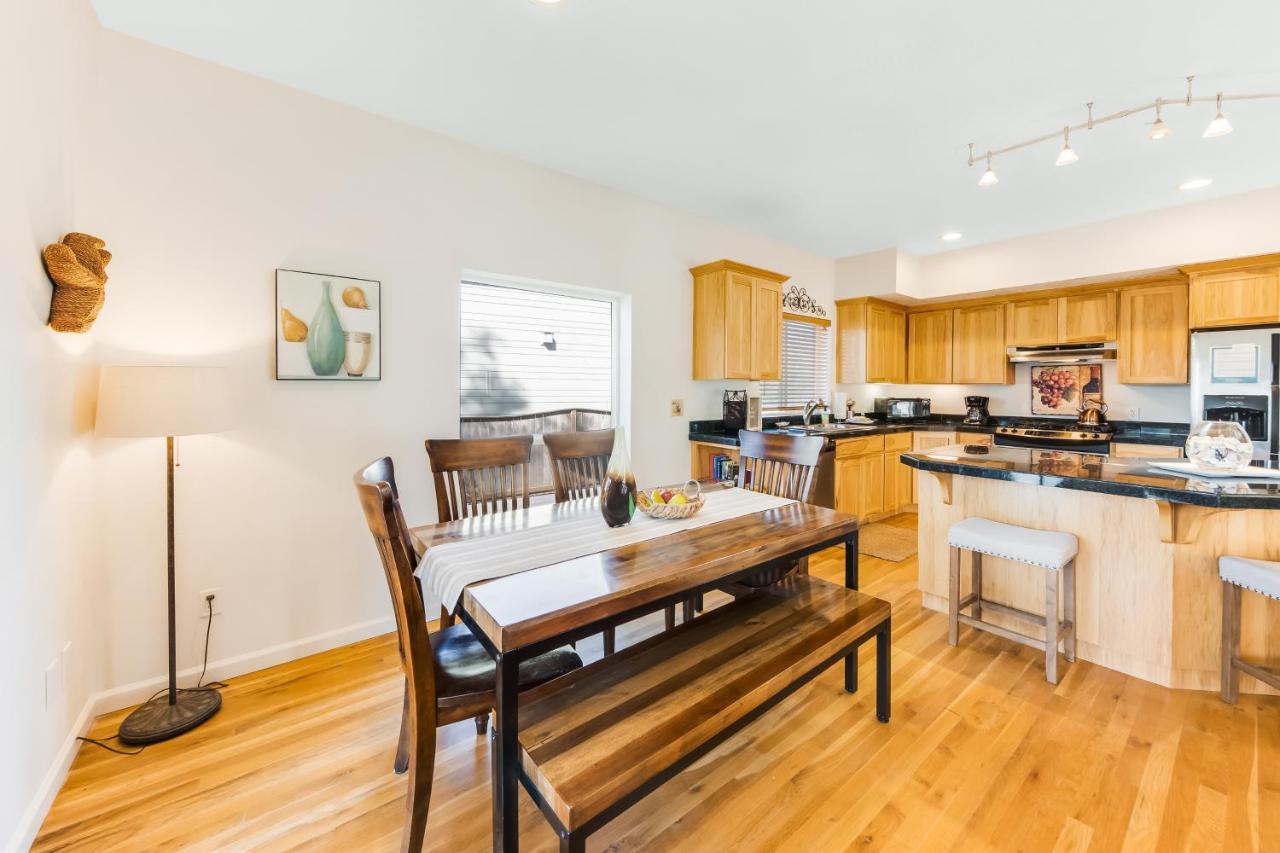 Yaquina Lighthouse View Beach Home Нюпорт Екстериор снимка