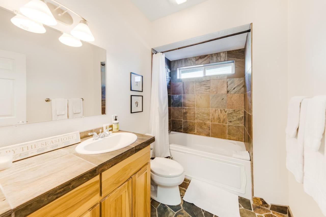 Yaquina Lighthouse View Beach Home Нюпорт Екстериор снимка