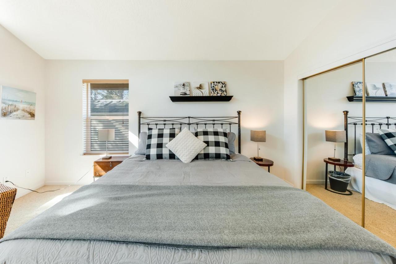 Yaquina Lighthouse View Beach Home Нюпорт Екстериор снимка