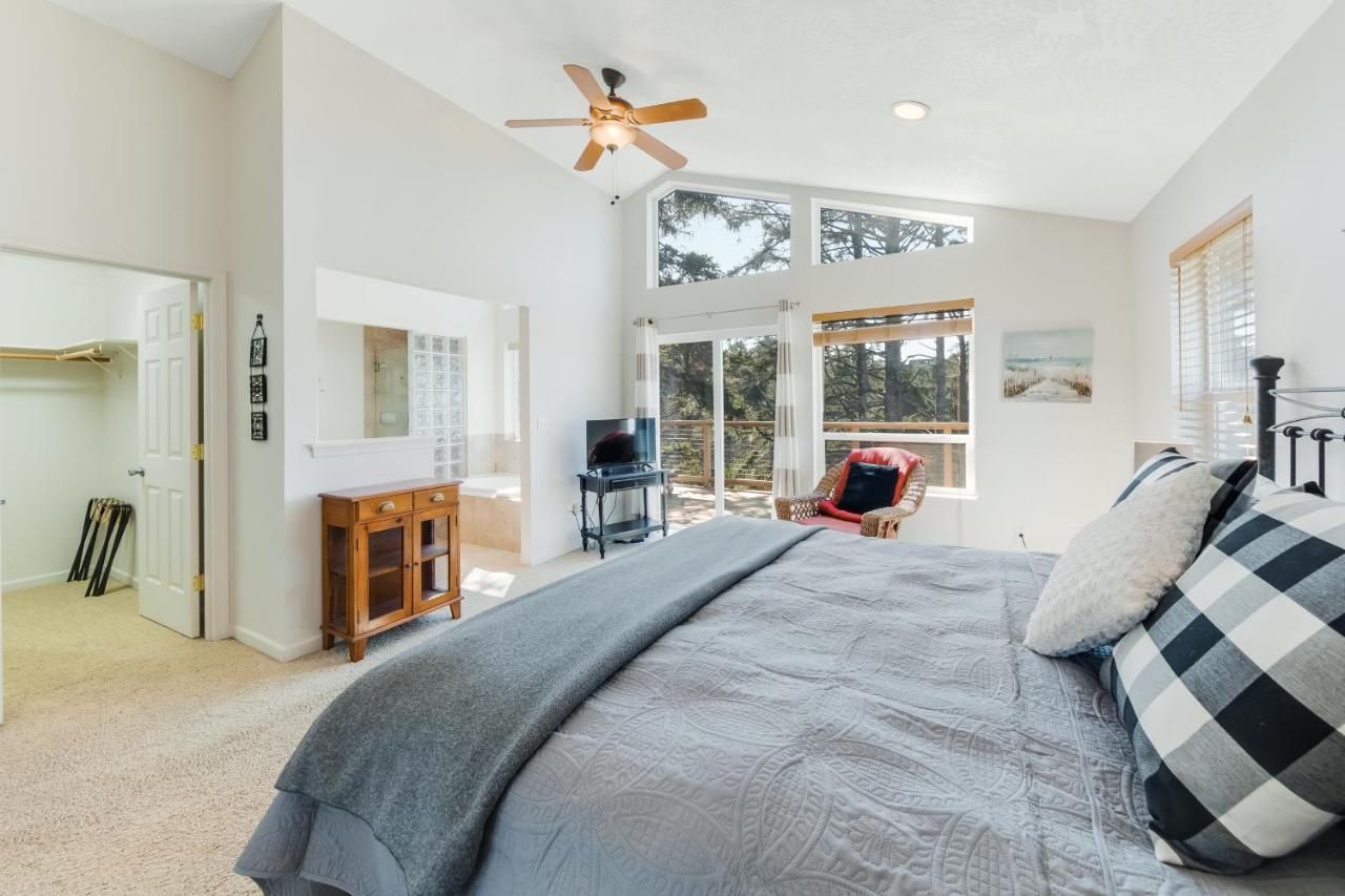 Yaquina Lighthouse View Beach Home Нюпорт Екстериор снимка